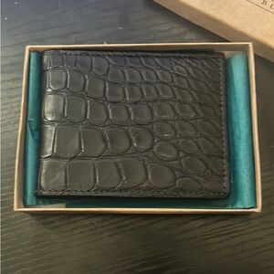 Brand new in box Maidas Men’s Alligator skin wallet
